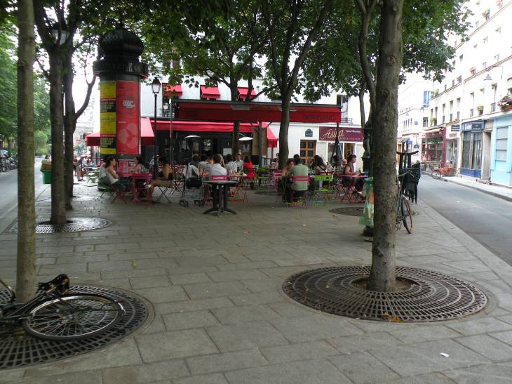  terrasse de cafés, place Nathalie Lémèl